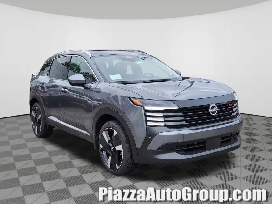 2025 Nissan Kicks SR photo 1