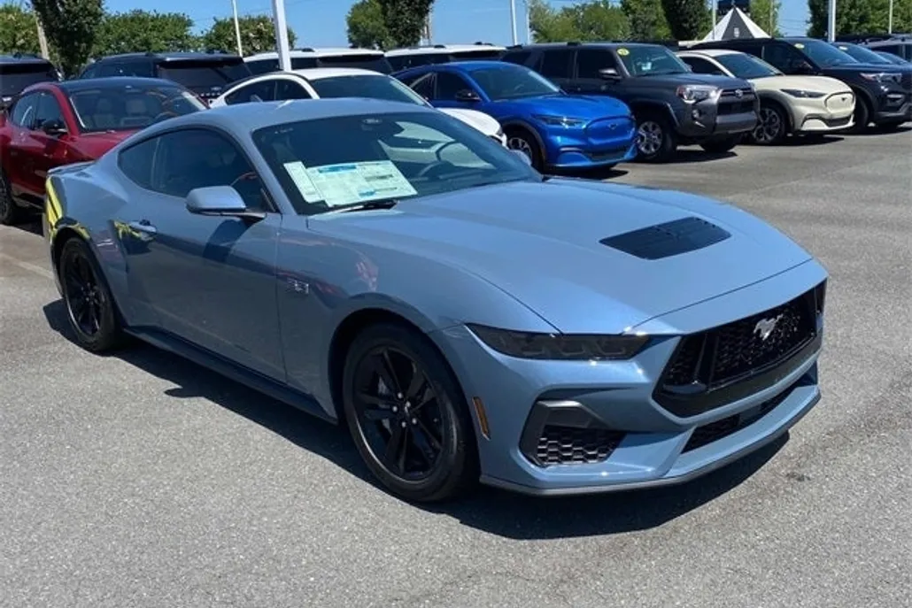 2025 Ford Mustang GT photo 1