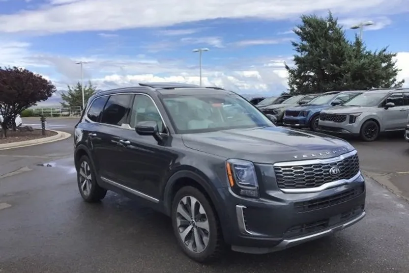 2020 Kia Telluride S photo 1