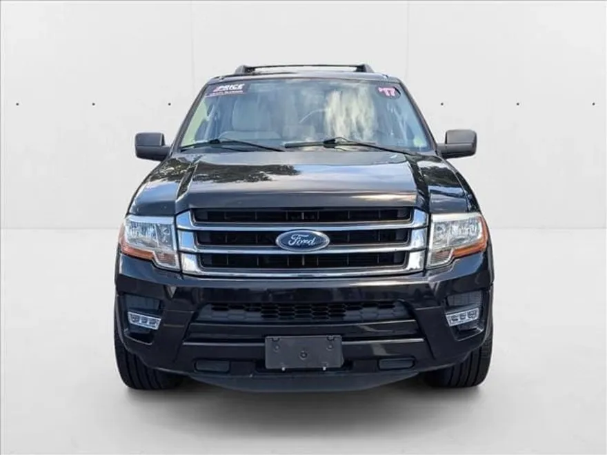 2017 Ford Expedition XLT photo 1
