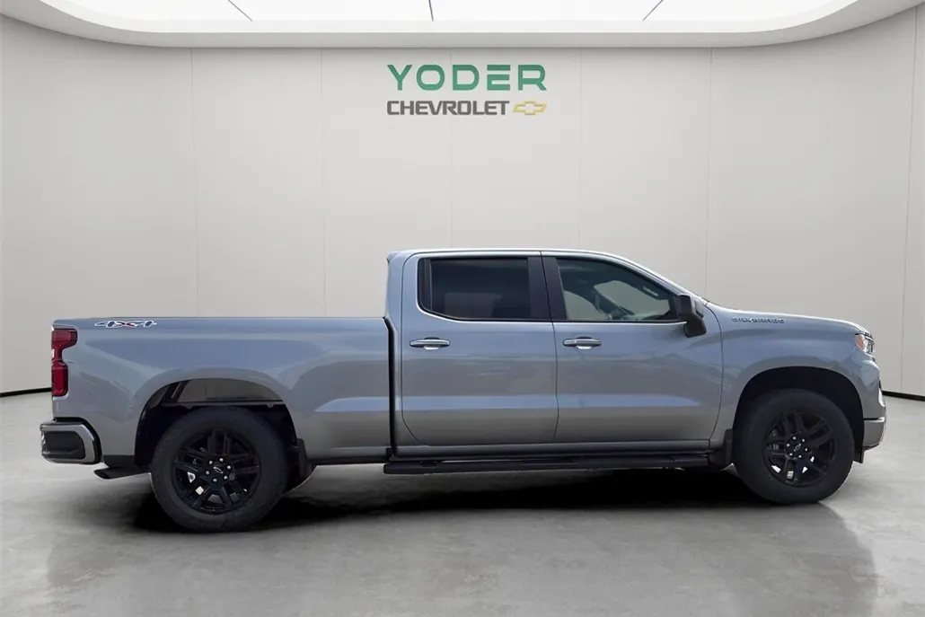 2025 Chevrolet Silverado 1500 RST photo 1