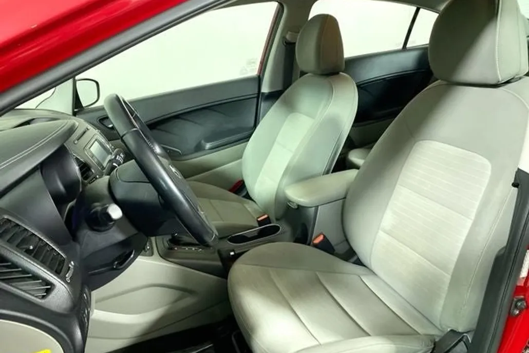 2016 Kia Forte EX photo 1