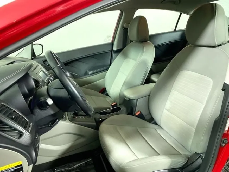 2016 Kia Forte EX photo 1