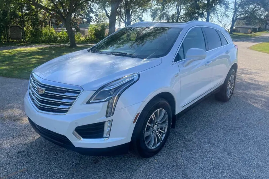 2017 Cadillac XT5 Luxury photo 1