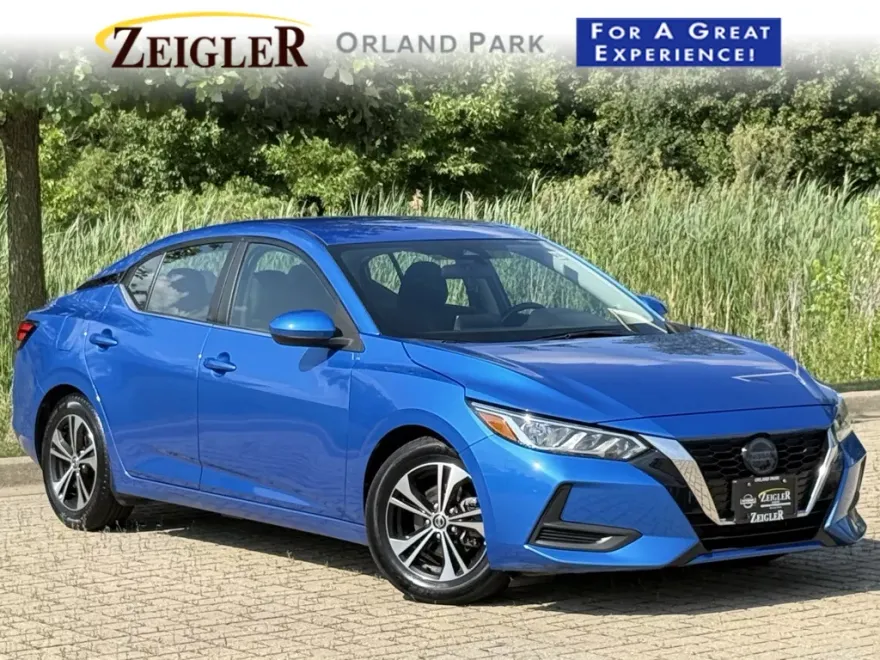 2022 Nissan Sentra SV photo 1