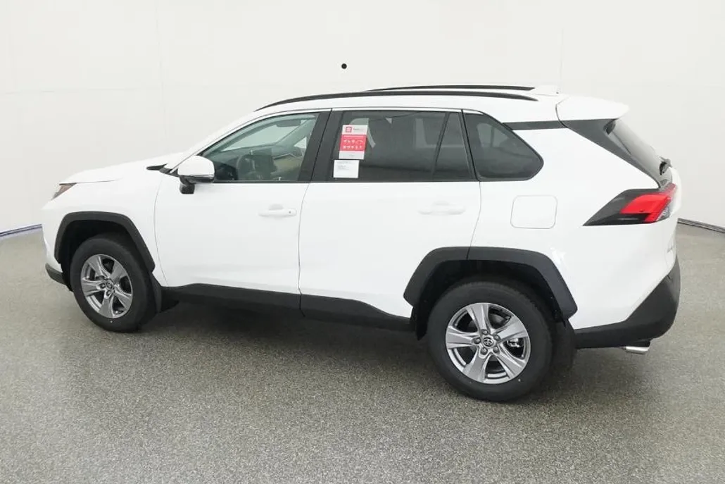 2025 Toyota RAV4 XLE photo 1
