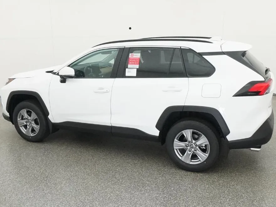 2025 Toyota RAV4 XLE photo 1