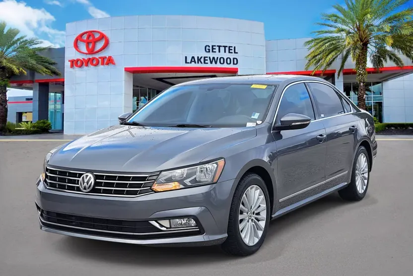 2016 Volkswagen Passat SE photo 1