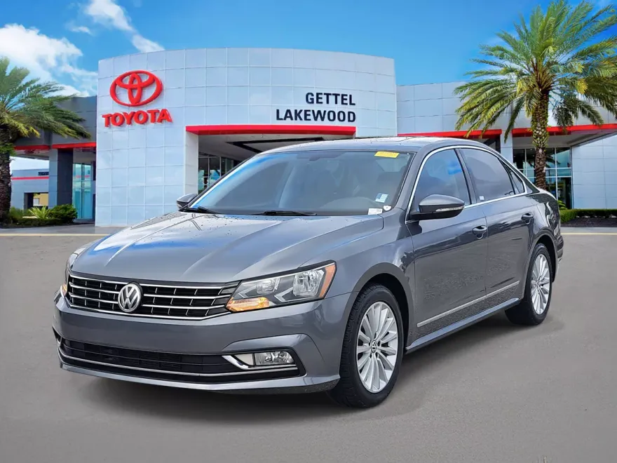 2016 Volkswagen Passat SE photo 1