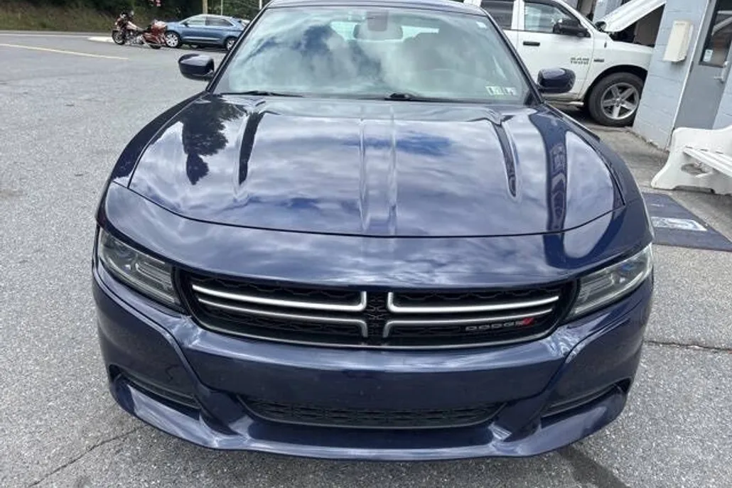 2016 Dodge Charger SE photo 1