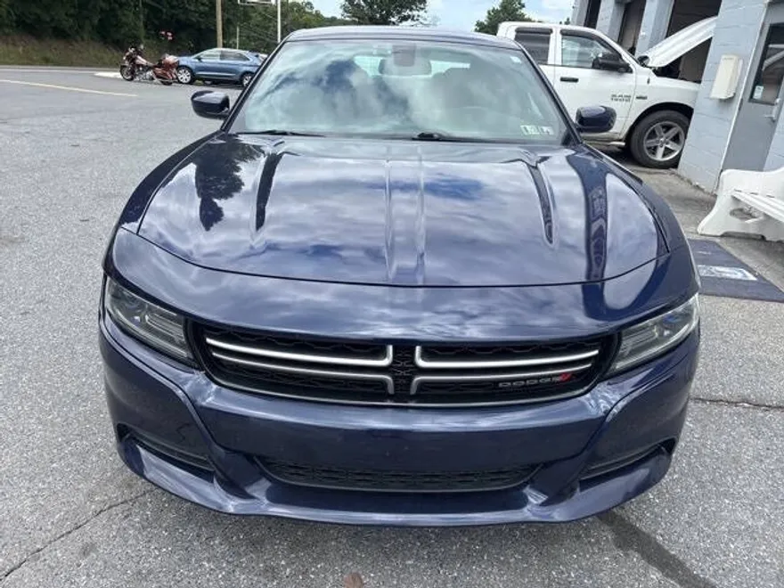 2016 Dodge Charger SE photo 1