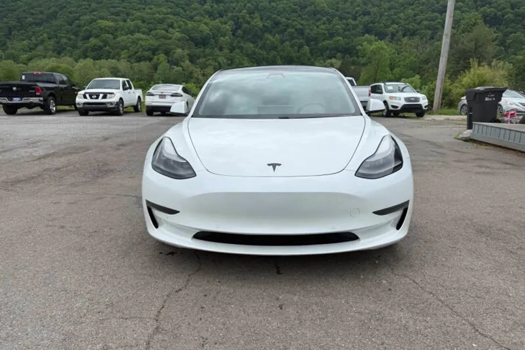 2021 Tesla Model 3 Standard Range Plus photo 1