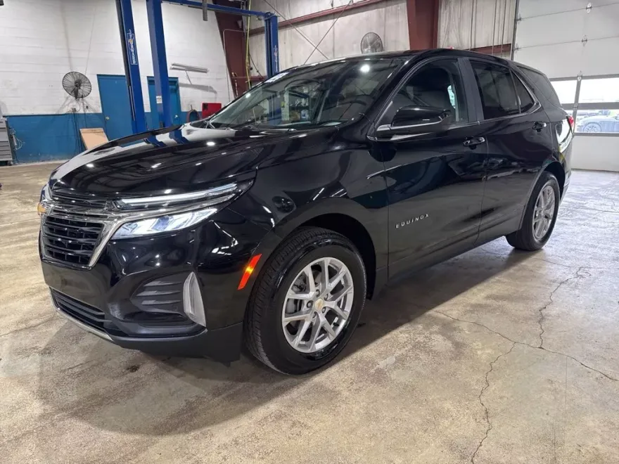 2022 Chevrolet Equinox LT photo 1