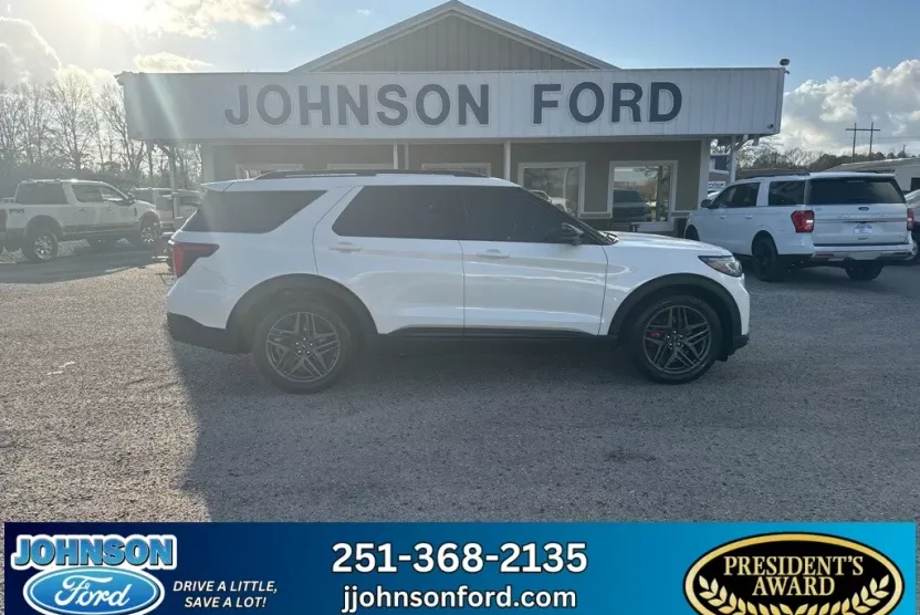 2025 Ford Explorer ST photo 1