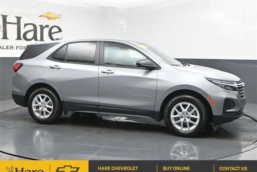 2024 Chevrolet Equinox LS photo 1