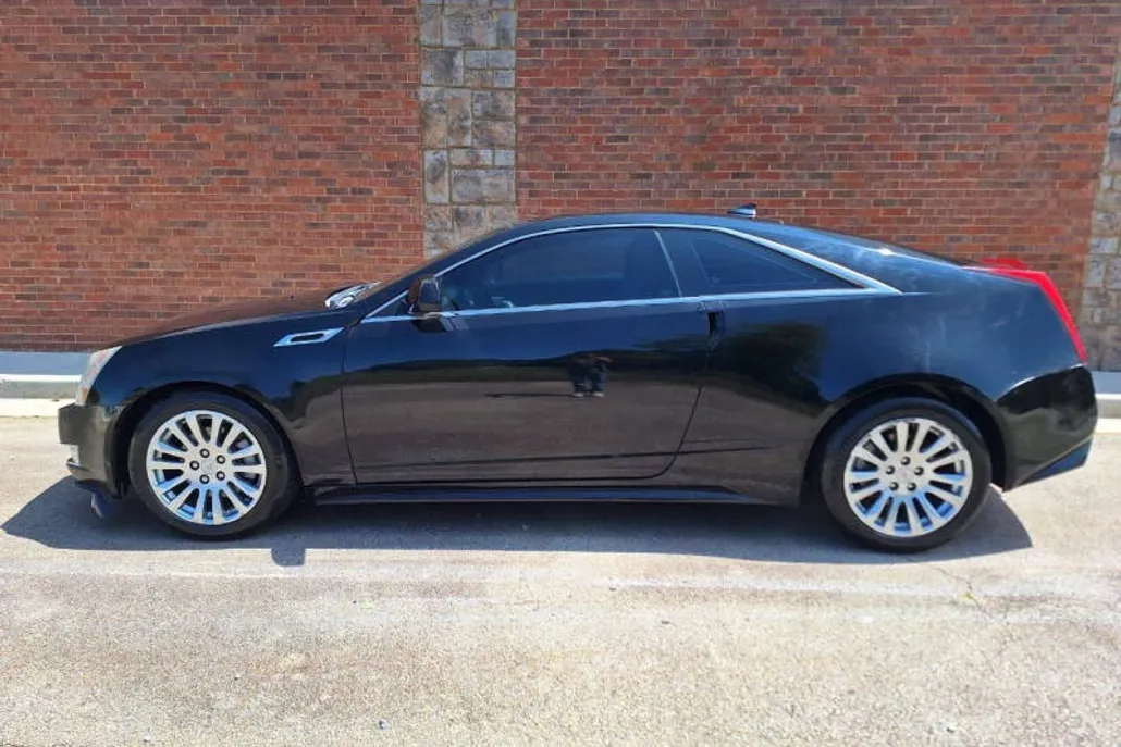 2011 Cadillac CTS Base photo 1