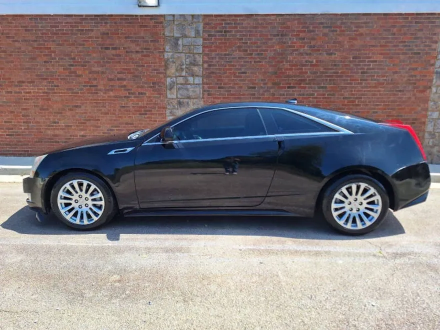 2011 Cadillac CTS Base photo 1