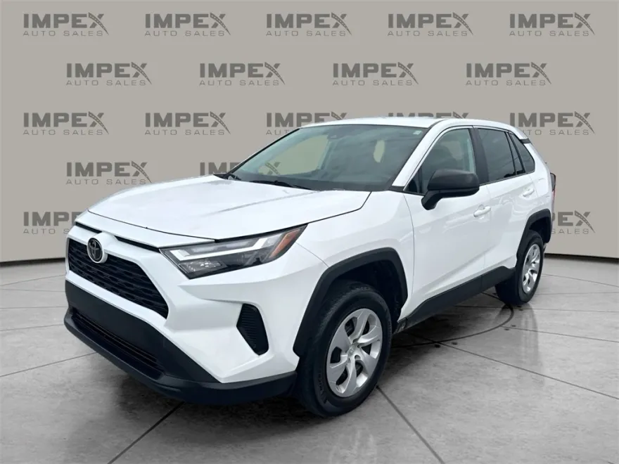 2024 Toyota RAV4 LE photo 1