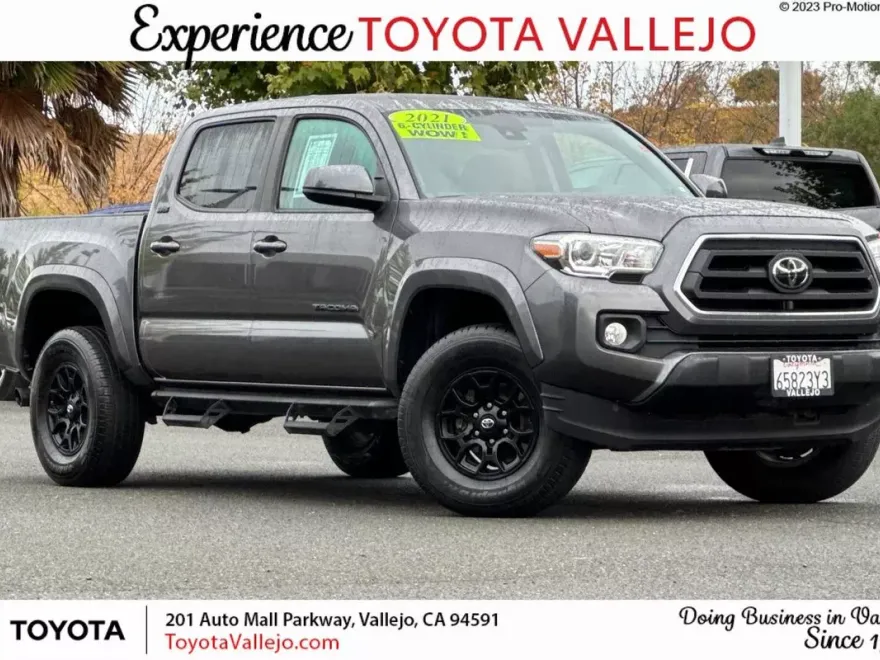 2021 Toyota Tacoma SR5 Double Cab photo 1