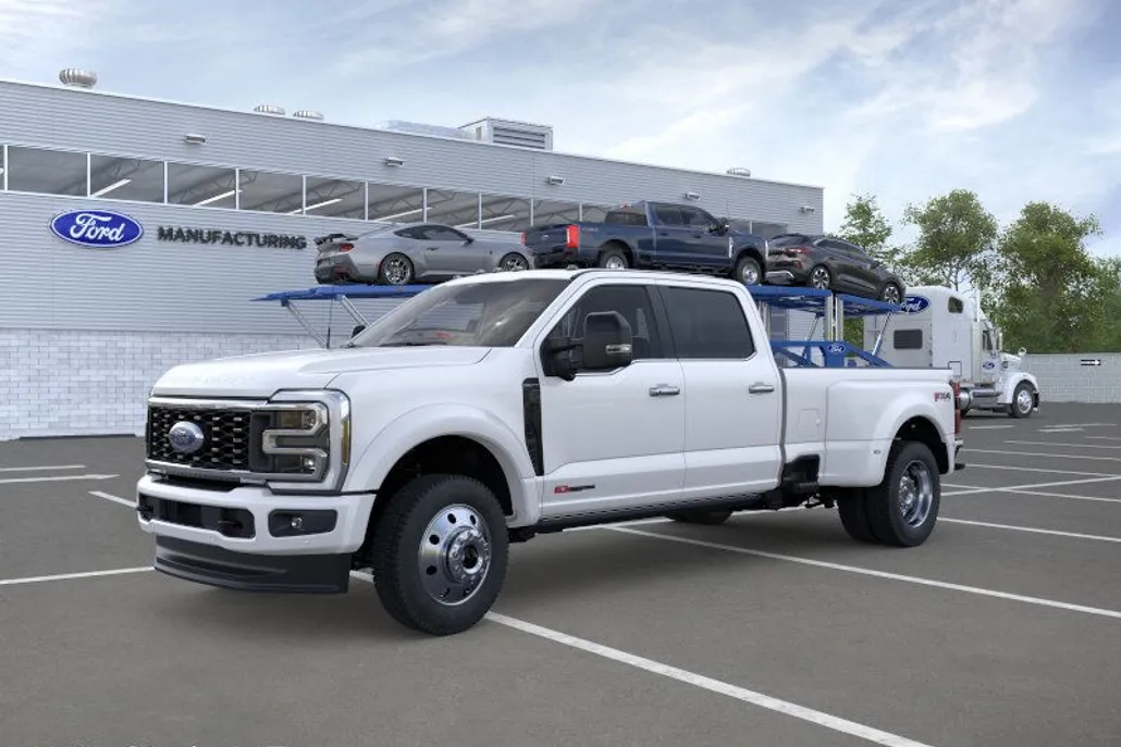 2026 Ford F-450 Platinum photo 1
