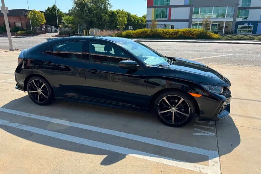2021 Honda Civic Sport photo 1