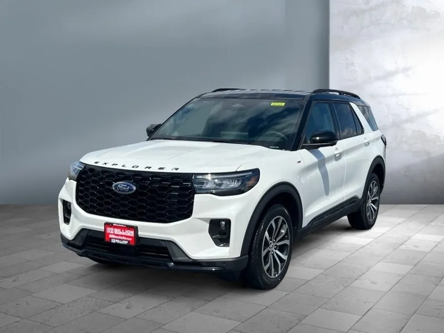 2025 Ford Explorer ST-Line photo 1