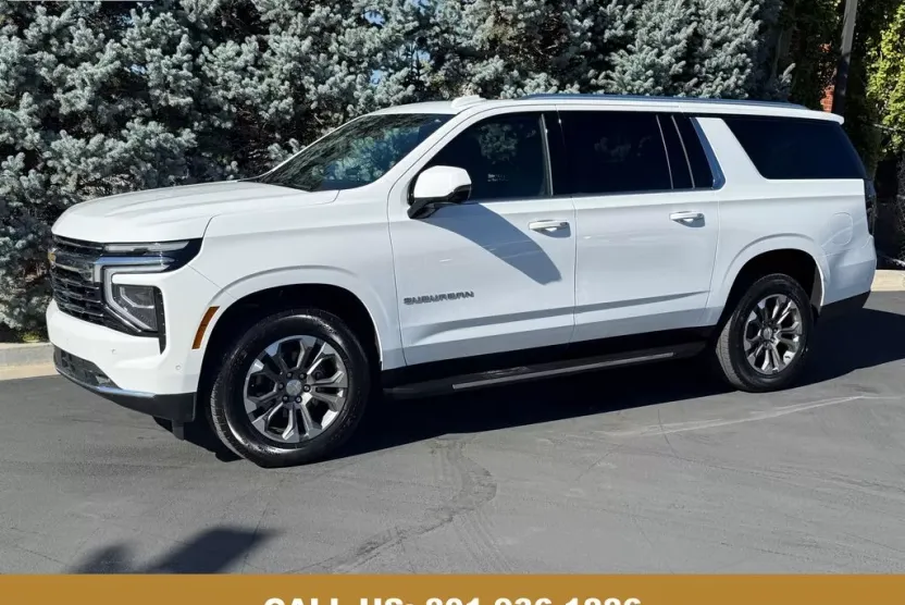 2025 Chevrolet Suburban LT photo 1