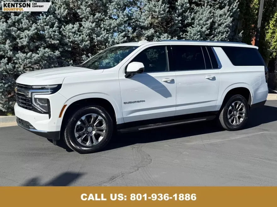 2025 Chevrolet Suburban LT photo 1