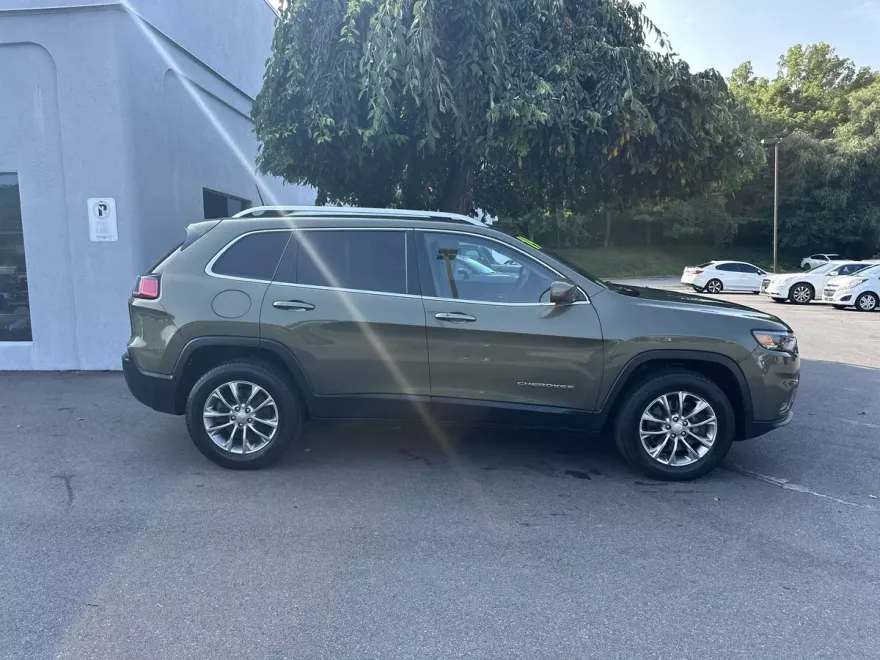 2019 Jeep Cherokee Latitude photo 1