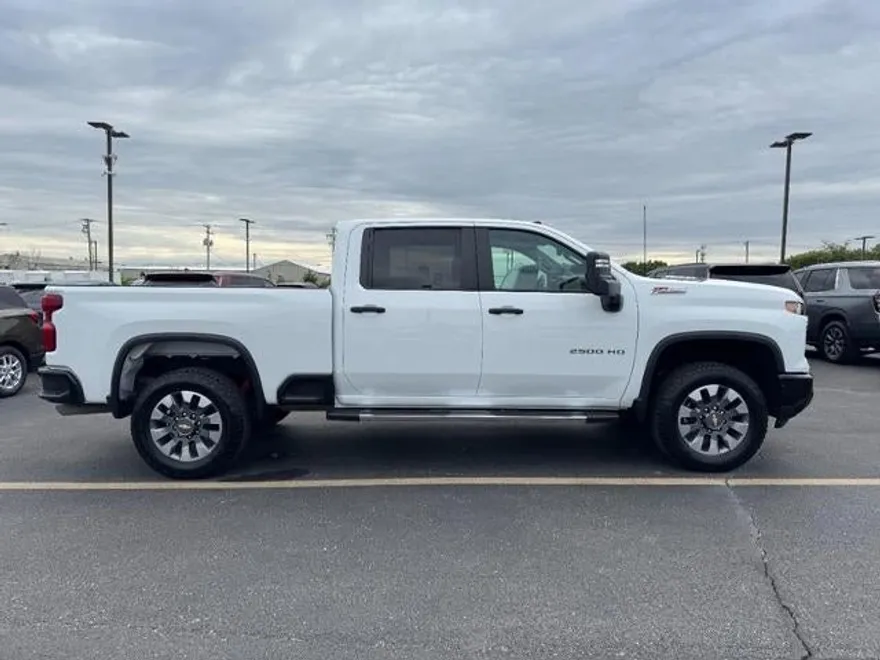2024 Chevrolet Silverado 2500HD Custom photo 1