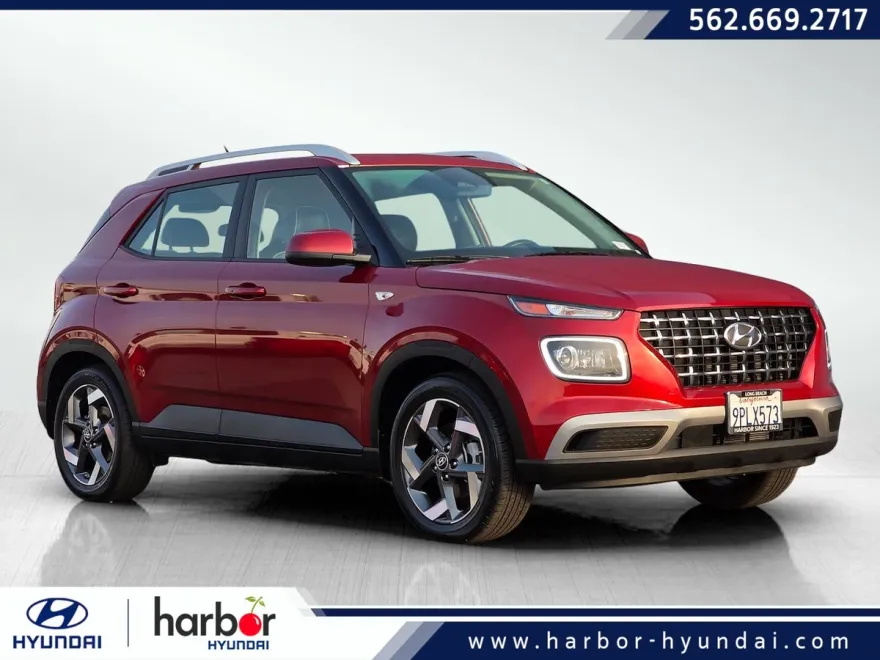 2024 Hyundai Venue Limited photo 1