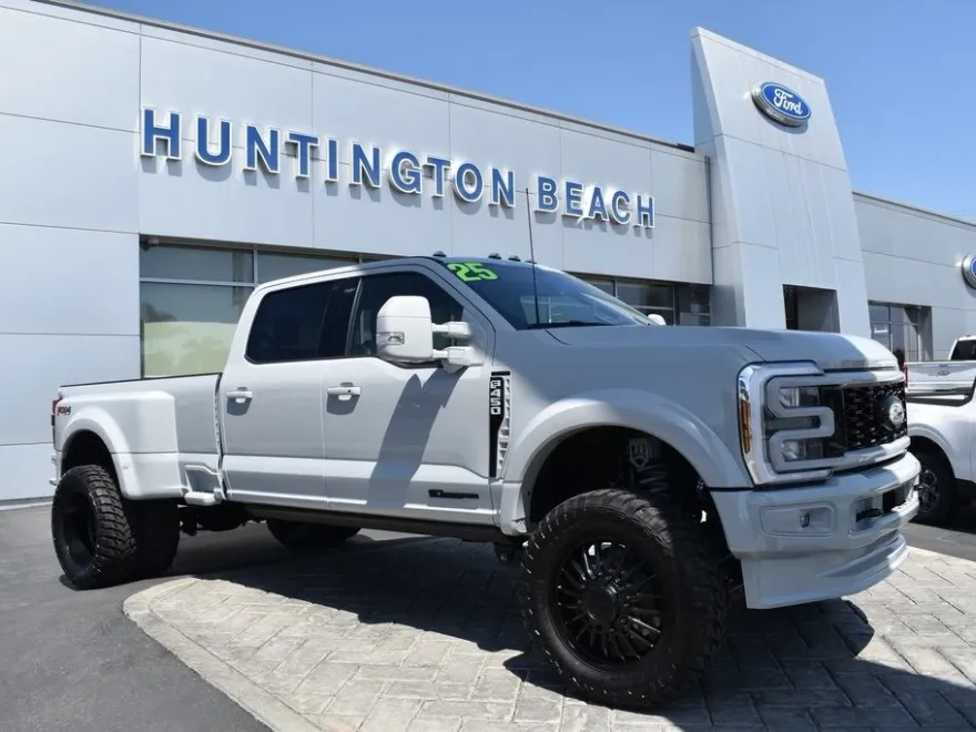 2025 Ford F-450 photo 1