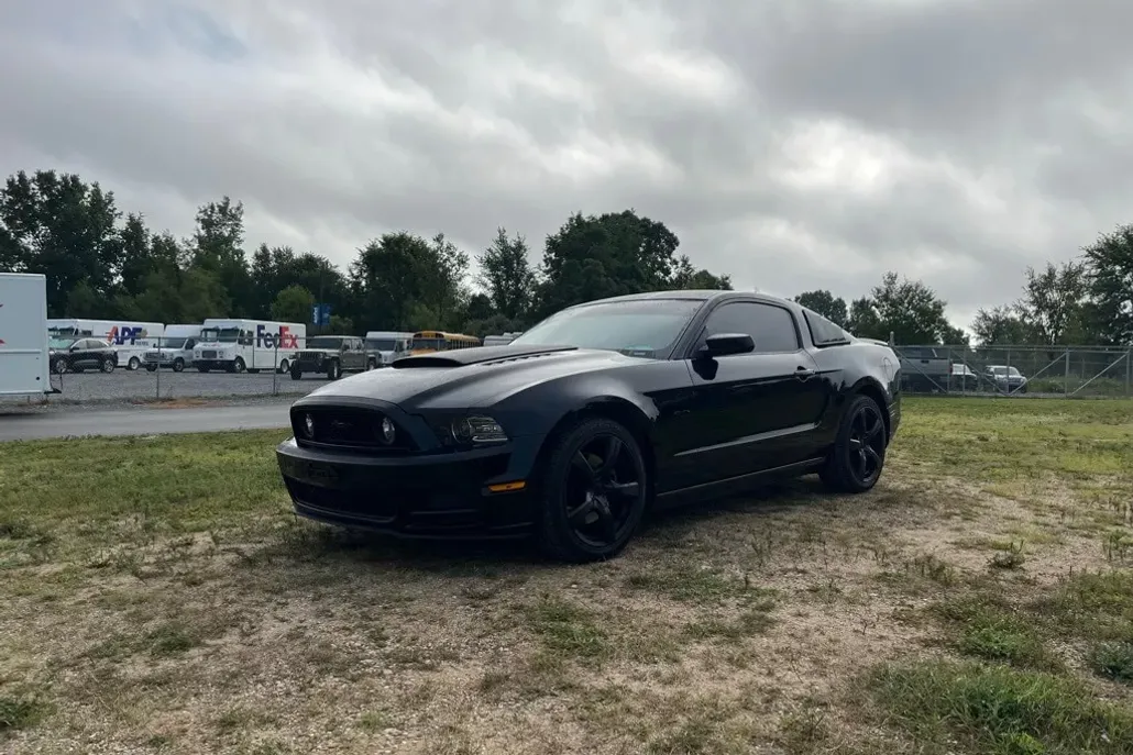 2014 Ford Mustang GT Premium photo 1