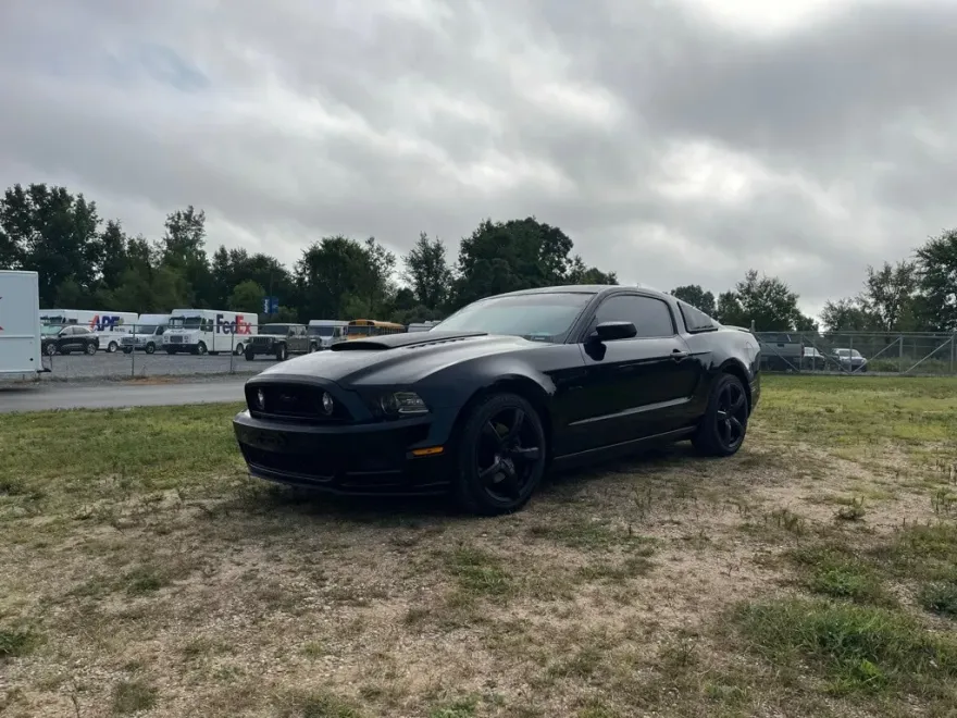 2014 Ford Mustang GT Premium photo 1