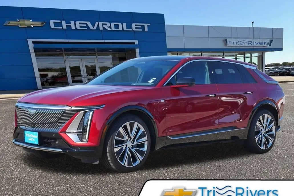 2024 Cadillac Lyriq Luxury photo 1