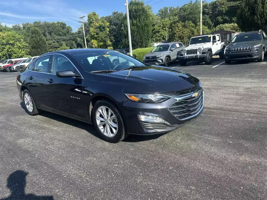 2023 Chevrolet Malibu 1LT photo 1