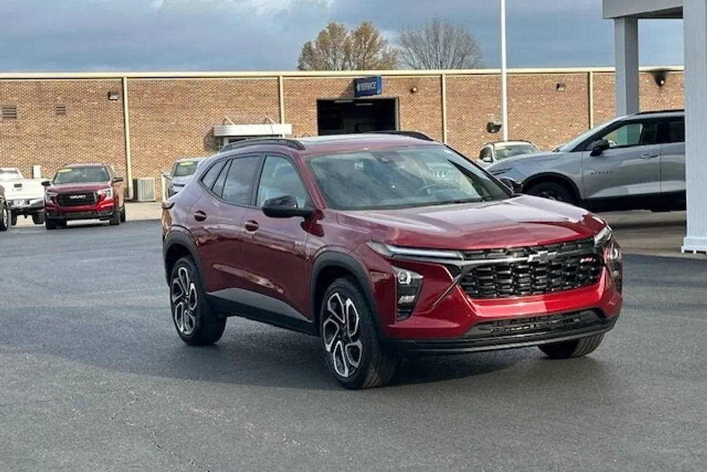2024 Chevrolet Trax photo 1