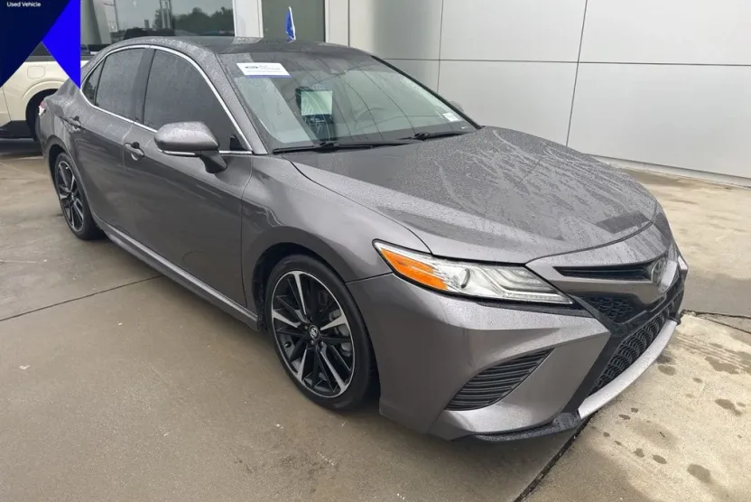 2020 Toyota Camry XSE V6 photo 1