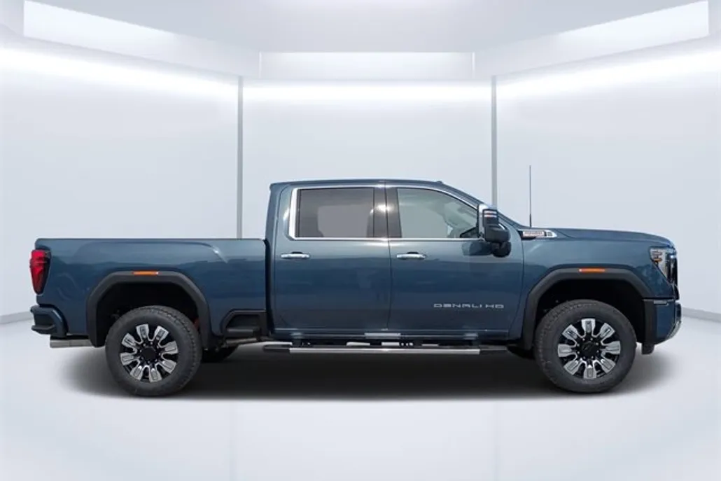 2026 Gmc Sierra 3500 HD Denali photo 1
