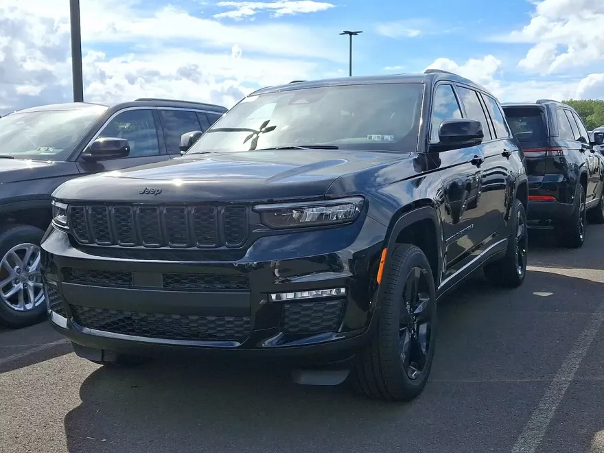2025 Jeep Grand Cherokee Limited photo 1