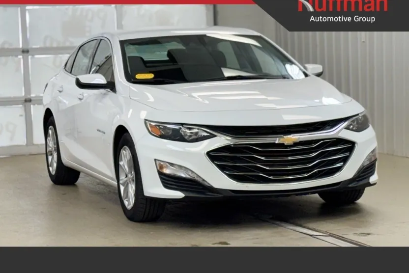 2024 Chevrolet Malibu 1LT photo 1