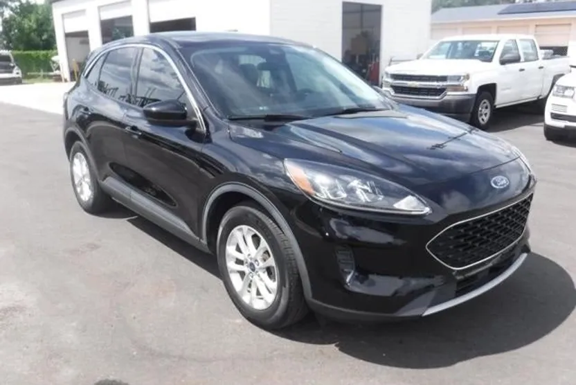 2021 Ford Escape SE photo 1