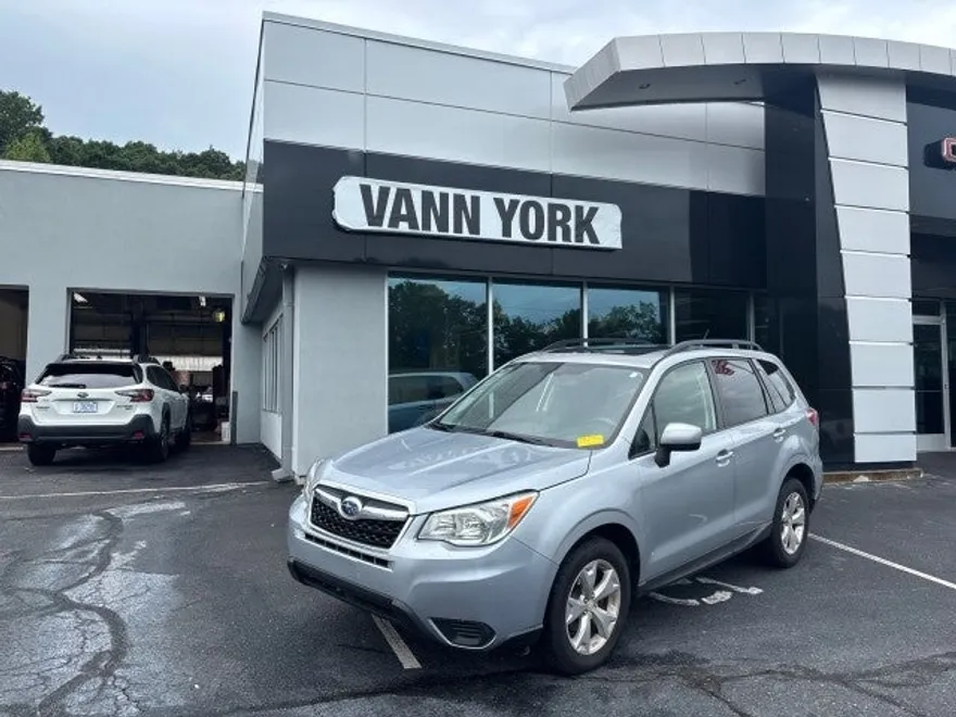 2015 Subaru Forester 2.5i Premium photo 1