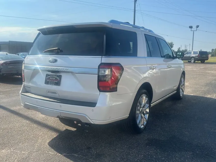 2019 Ford Expedition Platinum photo 1