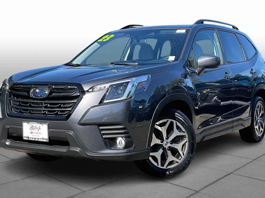 2023 Subaru Forester Premium photo 1