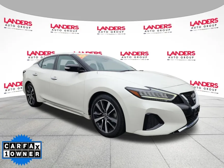 2023 Nissan Maxima SV photo 1