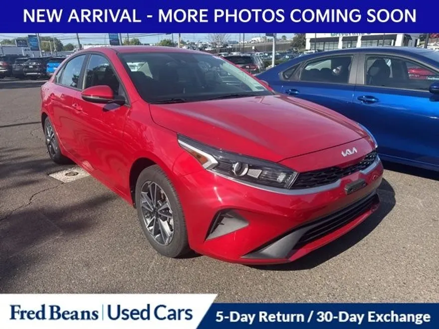 2023 Kia Forte LXS photo 1