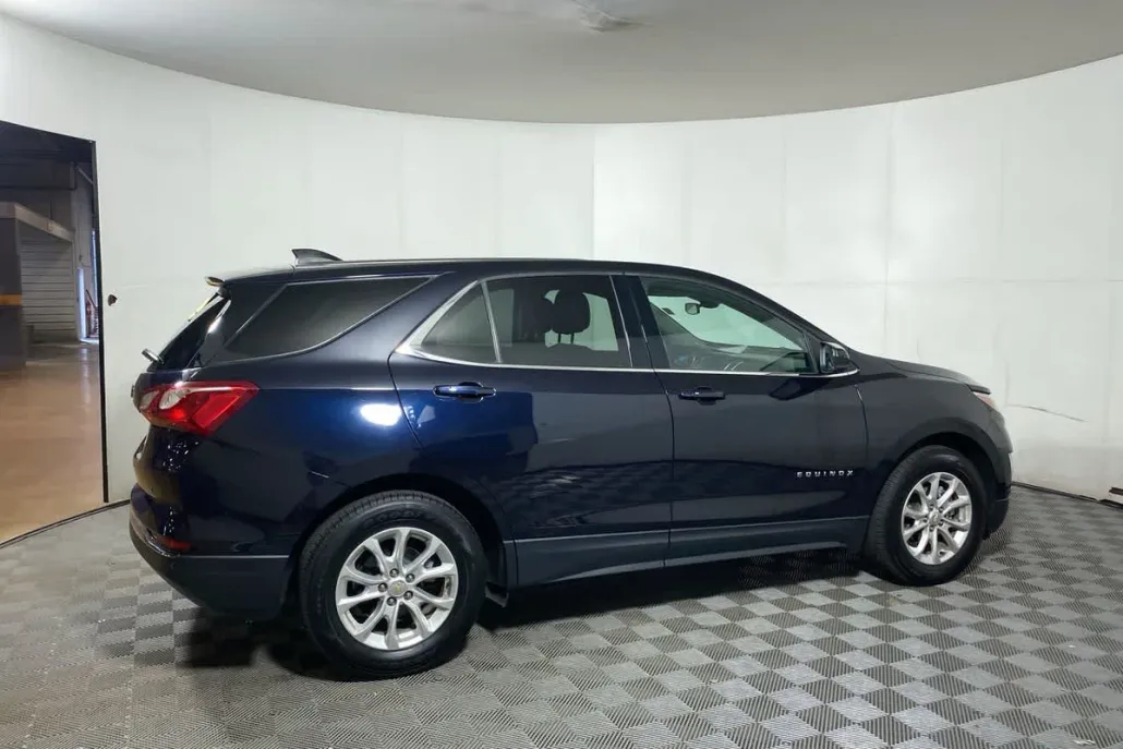 2020 Chevrolet Equinox LT photo 1