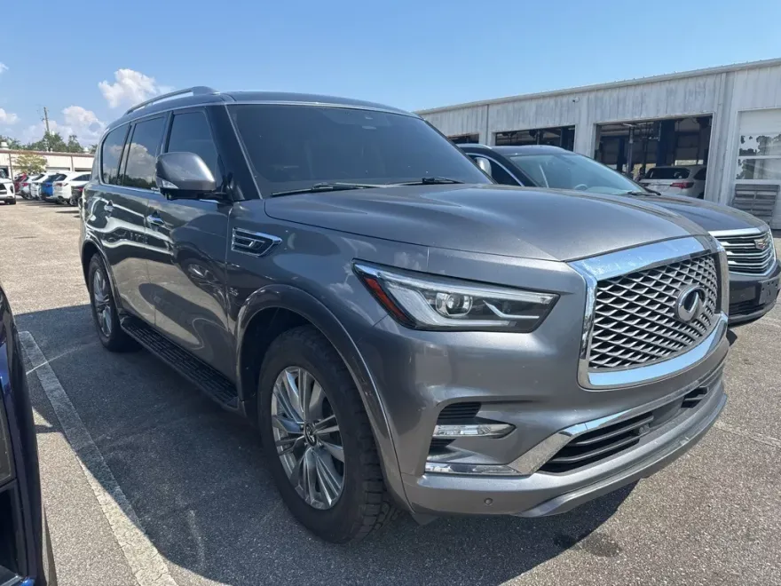 2020 Infiniti QX80 Luxe photo 1