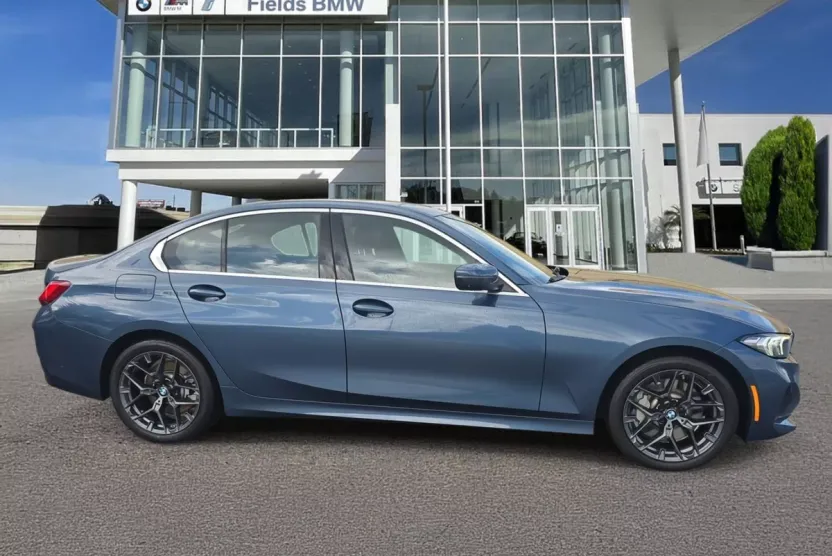 2025 Bmw 330i photo 1